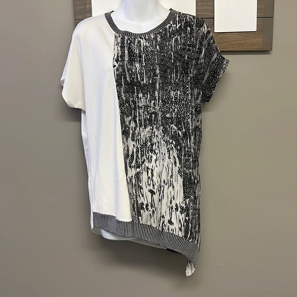ZARA Asymmetrical Crewneck Short Sleeve Abstract Mix Material Hi/Low Blouse-Med